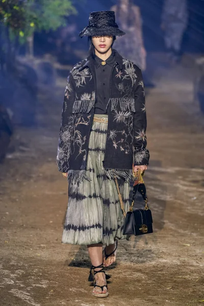 Look 74